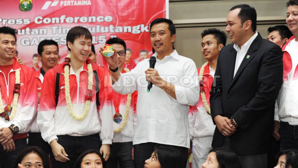 Menpora Imam Nahrawi mengucapkan terima kasih yang sebesar-besarnya kepada kontingen bulutangkis yang telah berjuang keras di SEA GAMES Singapura.